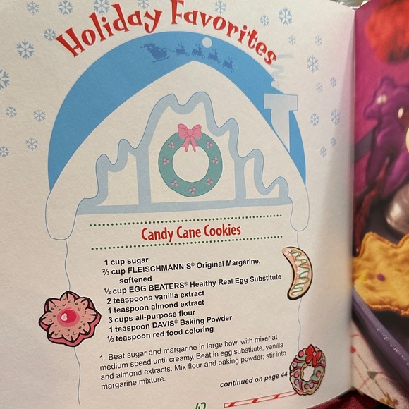 Santa's Favorite Cookies Book - Picture 5 of 7